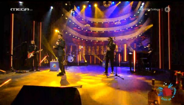 «Όταν κρυφά χορεύουμε…» και το θερμόμετρο ανεβαίνει στο «Σπίτι με το MEGA»