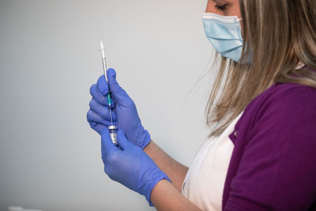 Θεσσαλονίκη: Ξεκινά σήμερα τη λειτουργία του το εμβολιαστικό κέντρο στη ΔΕΘ