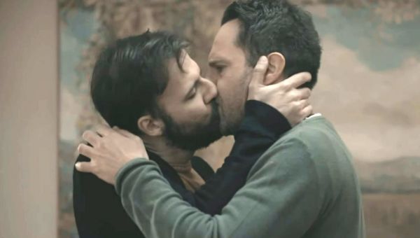 Τα γκέι φιλιά και η ηθικοπλαστική υποκρισία