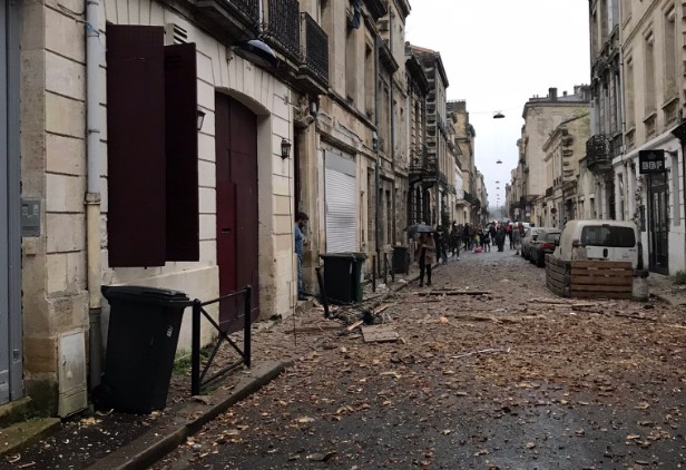 Έκρηξη στην Μπορντό προκάλεσε μέχρι και ωστικό κύμα – Υλικές ζημιές σε καταστήματα