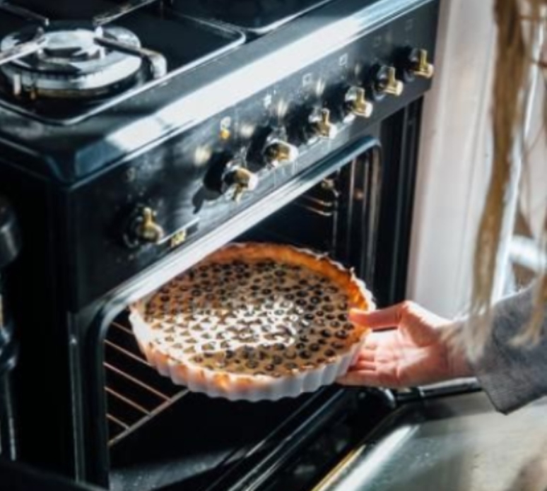 Ο πραγματικός λόγος χρήσης για το συρτάρι κάτω από το φούρνο