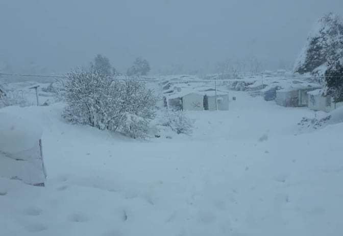Το χιόνι δεν είναι ευχάριστο όταν μένεις σε σκηνή – Η «Μήδεια» έθαψε τους προσφυγικούς καταυλισμούς
