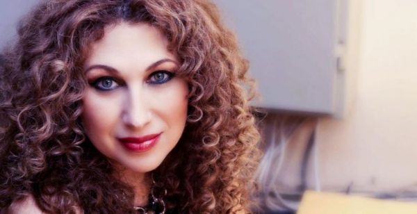 Μαντώ : Δεν θα τραγουδάμε τζάμπα – Δεν πήγα στον Παπαδόπουλο για να αφυπνίσω συναδέλφους