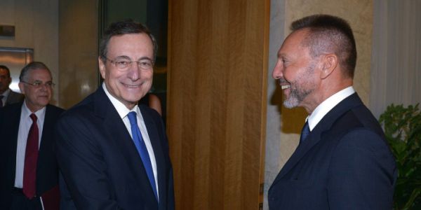 Στουρνάρας – Ντράγκι: Κρατάει χρόνια αυτή η κολώνια