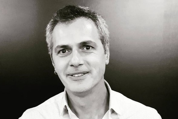 Ο Μάριος Αθανασίου ξεσπά κατά της υπουργού Πολιτισμού