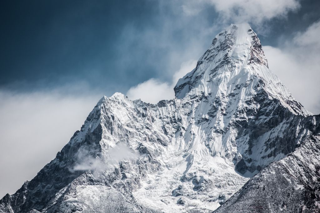 Νεπάλ : Σε μάστιγα έχουν μετατραπεί οι… πλαστές φωτογραφίες από την κορυφή του Έβερεστ