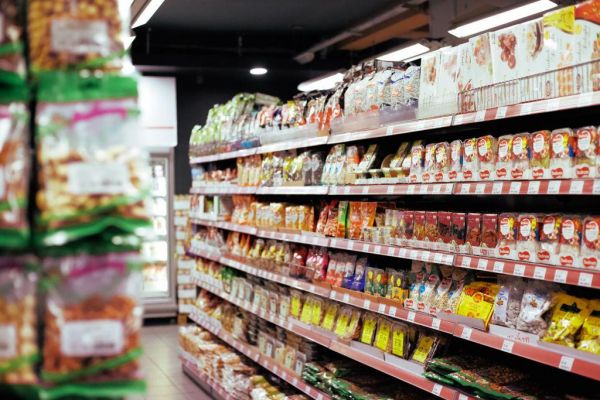 Σουπερμάρκετ – καταστήματα : Τι αλλάζει στις ώρες λειτουργίας τους – Ποιες μέρες θα είναι ανοιχτά