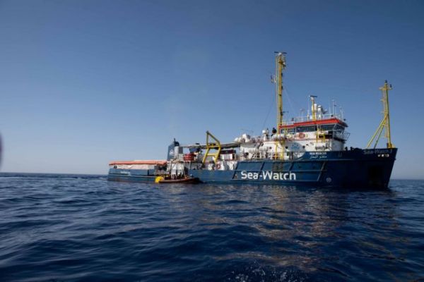 Ιταλία : Διασώθηκαν 47 μετανάστες ύστερα από ναυάγιο