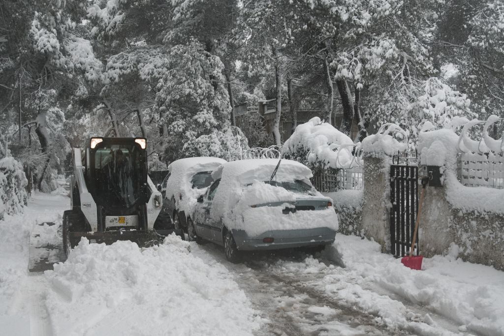SOS από την Πολιτική Προστασία: Αποφύγετε τις μετακινήσεις πριν τις 10 το πρωί – Δείτε σε ποιες περιοχές