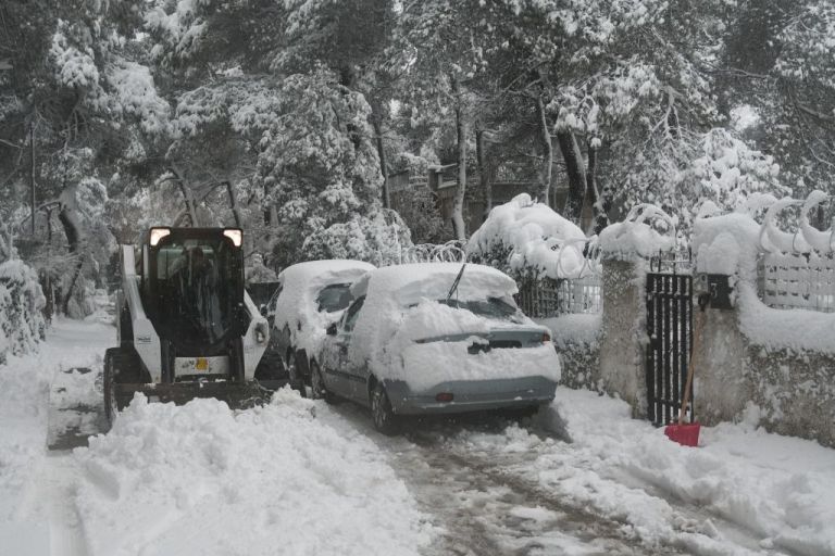 SOS από την Πολιτική Προστασία: Αποφύγετε τις μετακινήσεις πριν τις 10 το πρωί – Δείτε σε ποιες περιοχές