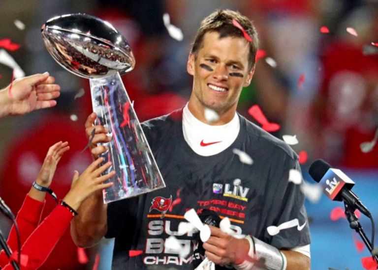 Super Bowl : 31-9 οι Buccaneers τους Chiefs – Ο μύθος Brady κατέκτησε το έβδομο δαχτυλίδι