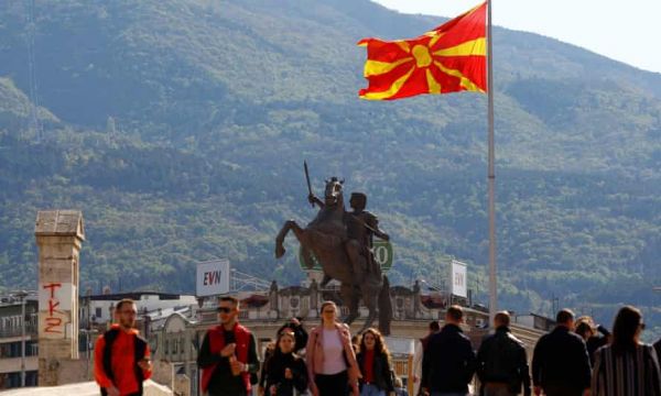 Βόρεια Μακεδονία : Ξέσπασε νέος «εμφύλιος» για την καταγωγή των Αλβανών