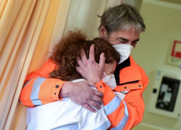 Ιταλία : Υψηλή μεταδοτικότητα του κοροναϊού προκαλούν οι μεταλλάξεις