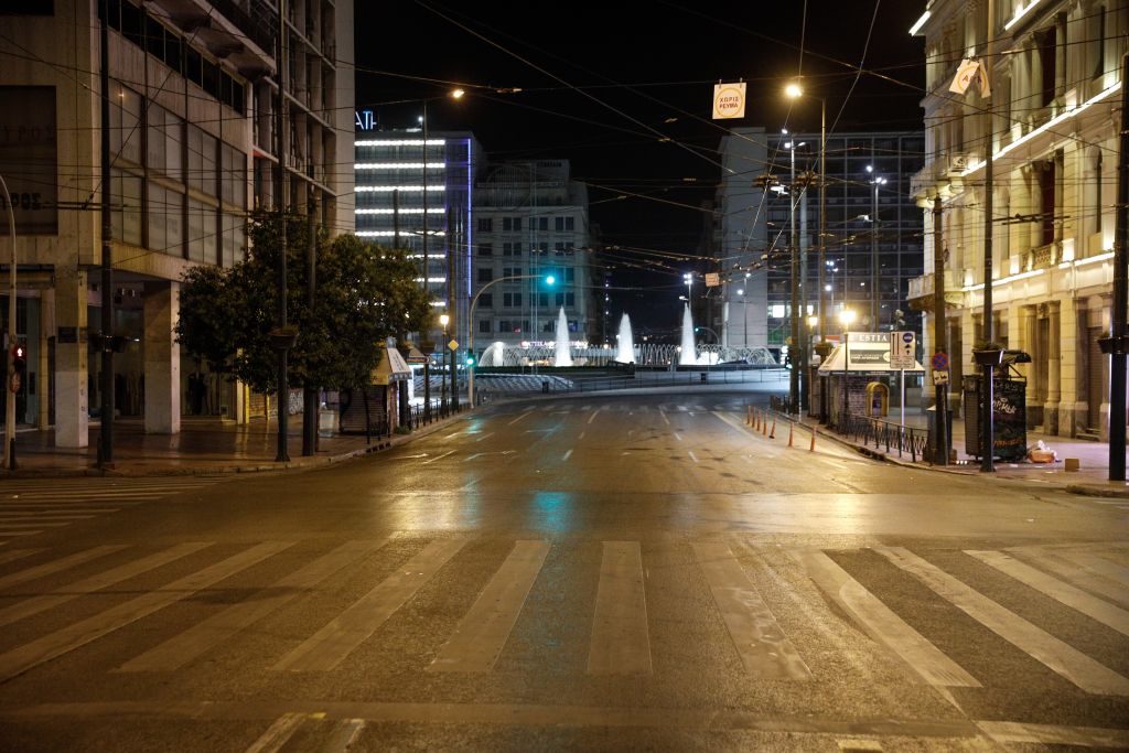 Lockdown : Σε ισχύ η απαγόρευση κυκλοφορίας σε Αττική και Θεσσαλονίκη – Δείτε τα μέτρα ανά περιοχή