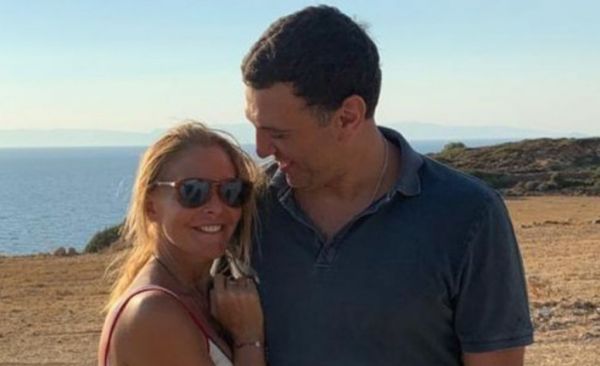 Τζένη Μπαλατσινού – Βασίλης Κικίλιας: Βόλτα στον Εθνικό Κήπο με τον γιο τους