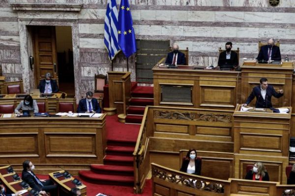 Σύγκλιση Μητσοτάκη και Τσίπρα για τη «φύλαξη» και τις κάμερες στα ΑΕΙ
