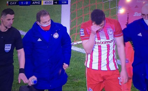 Σοκ και με Παπασταθόπουλο: Αναγκαστική αλλαγή, με ζαλάδες και πρόβλημα στον ώμο