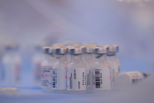 Εμβόλιο : Και τρίτη δόση απέναντι στις μεταλλάξεις δοκιμάζουν Pfizer και BioNTech