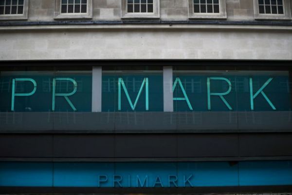 Primark : Έτοιμη να εισέλθει στην ελληνική αγορά η αλυσίδα με φθηνά ρούχα και παπούτσια