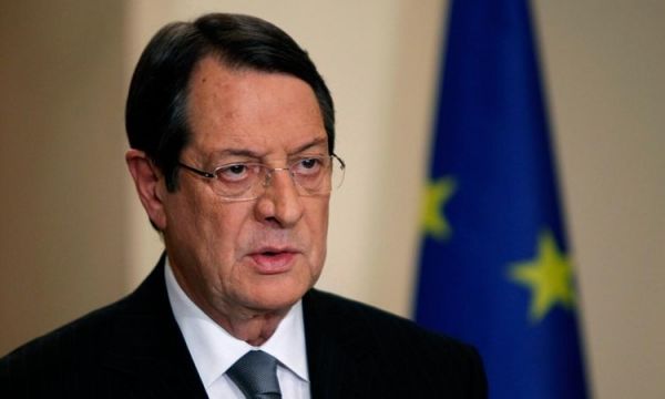 Στην Κύπρο ο Βρετανός ΥΠΕΞ – Συνάντηση με Αναστασιάδη