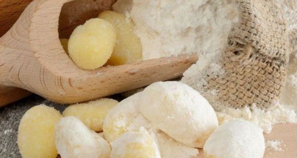 Λαχταριστά νιόκι πατάτας με τρία υλικά