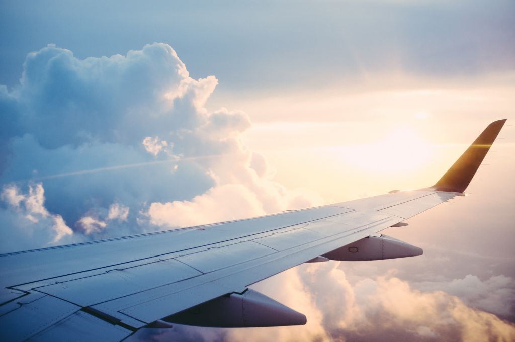 Αεροπορικά ταξίδια : Οι θέσεις premium economy αναμένεται να γίνουν πιο δημοφιλείς λόγω… κοροναϊού