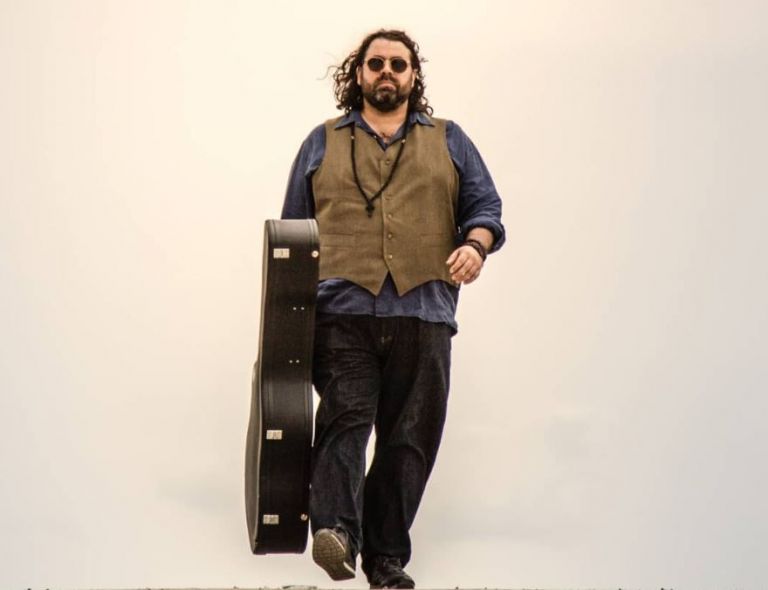 Κύριλλος Ρούσσος: «Ένιωθα τον πατέρα μου πάνω από τον ώμο μου»