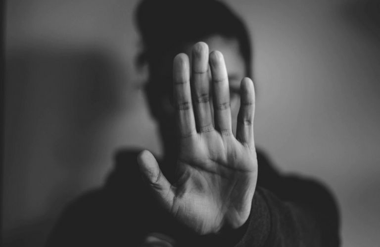 Κύπρος: Έρευνα για καταγγελίες σεξουαλικών επιθέσεων – Εμπλέκονται από προπονητές έως ιερωμένο και πρεσβευτή