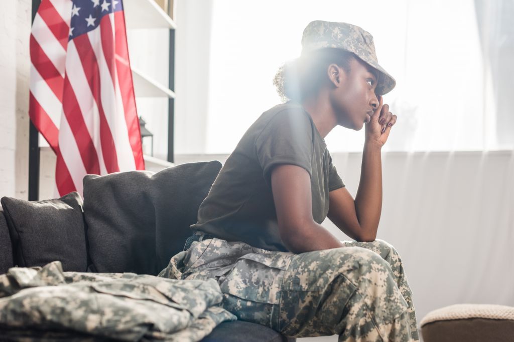 ΗΠΑ : Ο στρατός επιτρέπει στις γυναίκες να… αφήσουν κάτω τα μαλλιά τους