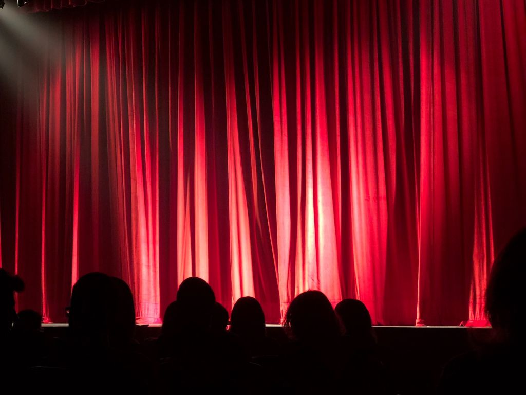 Νέες καταγγελίες για πασίγνωστο ηθοποιό - Κατέχει σημαντική θέση στον χώρο του θεάτρου