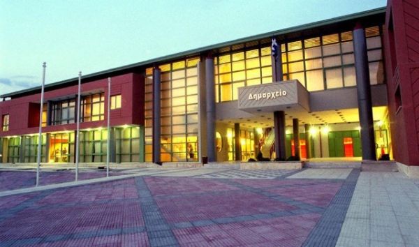 Δήμαρχος Σαρωνικού: «Έχουμε ηθικό και πολιτικό χρέος προς την κοινωνία»