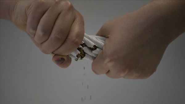 ΕΛΣΤΑΤ : Εντυπωσιακή μείωση του καπνίσματος καταγράφηκε στην Ελλάδα την τελευταία δεκαετία