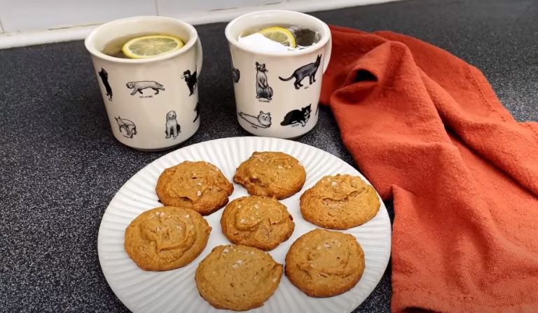 Μπισκότα φυστικοβούτυρο με τρία υλικά χωρίς αλεύρι