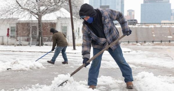 ΗΠΑ : Ζητά αποζημίωση 100 εκατ. δολάρια για το θάνατο του 11χρονου γιου της