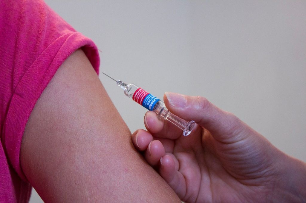 Νέα γενιά εμβολίων θα καλύπτει από μεταλλάξεις πριν εμφανιστούν καν