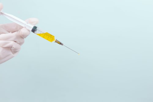 Ε.Ε. – Εμβόλια : Προσφορές από «μεσάζοντες» για 900 εκατομμύρια δόσεις, σύμφωνα με την OLAF