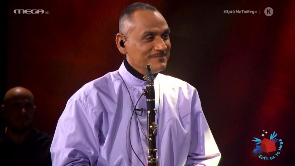 Ατμοσφαιρικό «Τα πήρες όλα κι έφυγες» από το κλαρίνο του Θανάση Βασιλόπουλου