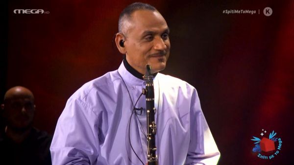 Ατμοσφαιρικό «Τα πήρες όλα κι έφυγες» από το κλαρίνο του Θανάση Βασιλόπουλου