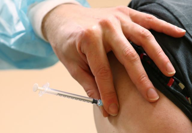 Μόσιαλος : Ποια εμβόλια είναι πιο αποτελεσματικά – Ποια «πιάνουν» τις μεταλλάξεις