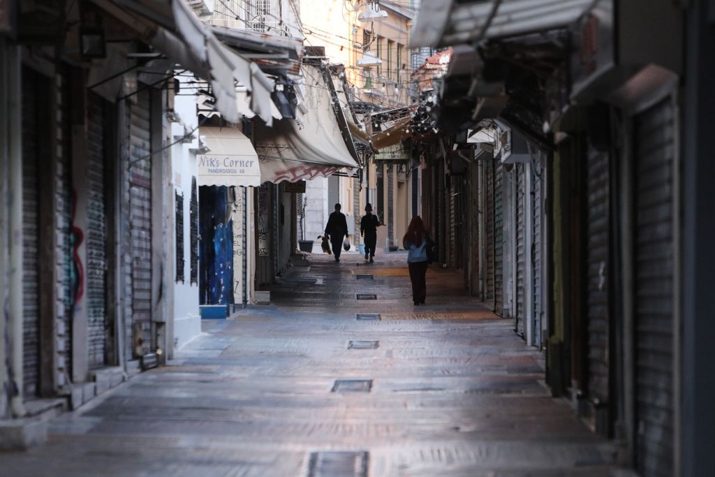 Μητσοτάκης : Καθολικό lockdown στην Αττική από την Πέμπτη για 2 εβδομάδες- Κλείνουν καταστήματα και σχολεία