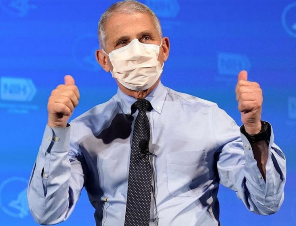 ΗΠΑ : Οι μάσκες αναμένεται να φορεθούν και το 2022 – Δηλώσεις Fauci