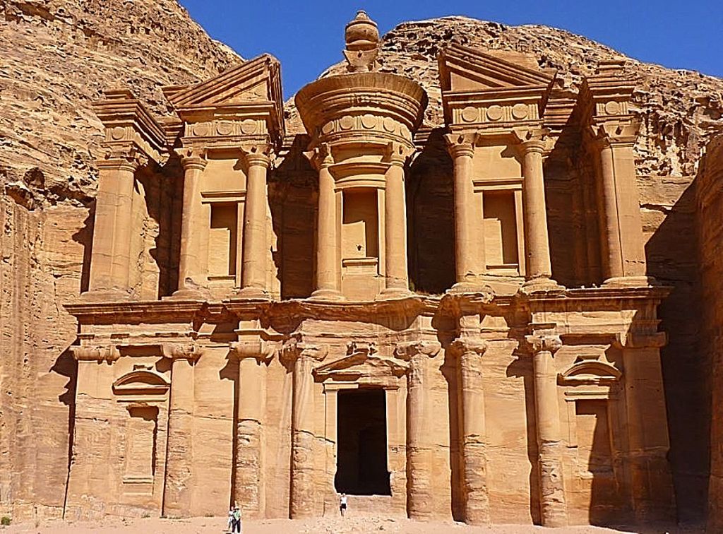 Πέτρα : Η ιστορία των αρχαίων μνημείων-τάφων της Ιορδανίας
