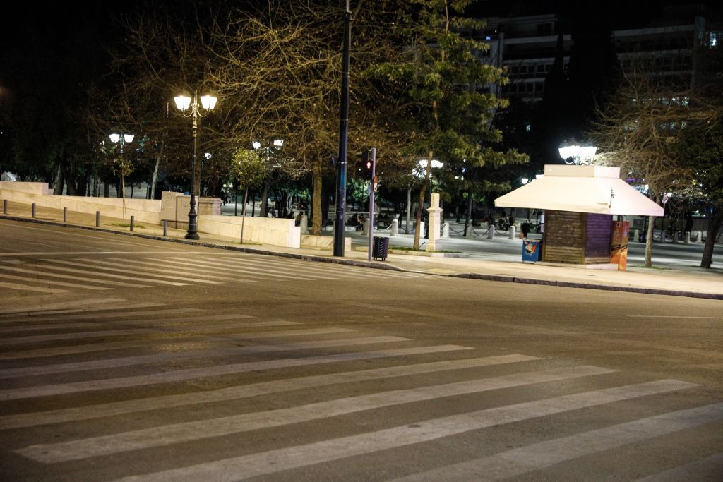 Κοροναϊός : Δυσκολεύει η εξίσωση της άρσης του lockdown – Οι δείκτες που επιμένουν και το μεγάλο στοίχημα