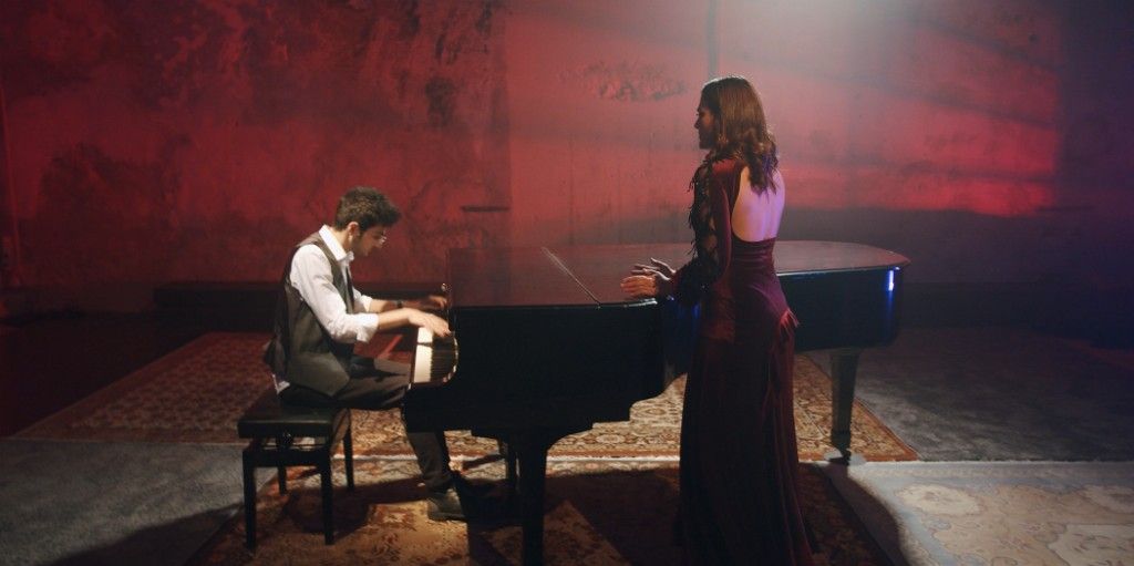 Ελληνίδα τραγουδίστρια ροκάρει διασκευάζοντας το Bohemian Rhapsody