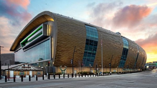 Επιστρέφει ο κόσμος στα εντός έδρας ματς των Μπακς