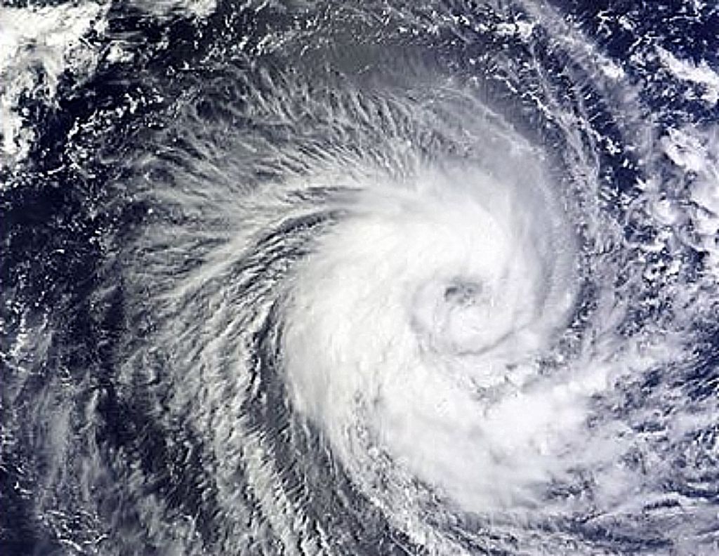 Το μάτι του κυκλώνα : Δείτε αεροφωτογραφίες και δορυφορικές λήψεις από αυτό το καιρικό φαινόμενο