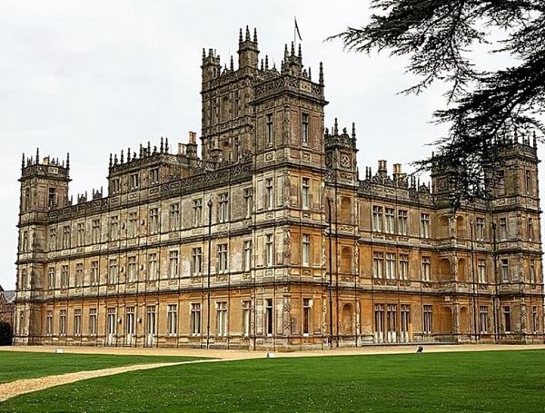 Highclere Castle : Ένα από τα πιο εντυπωσιακά κάστρα της Αγγλίας
