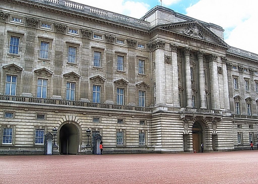 Μπάκιγχαμ : Η κατοικία της σύγχρονης αριστοκρατίας – Ένα «παράθυρο» του παρελθόντος