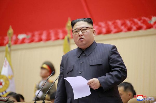 Ο Κιμ Γιονγκ Ουν κατηγορεί την… κυβέρνησή του ότι απέτυχε στην οικονομική πολιτική της
