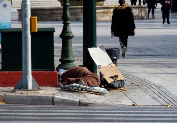 Ρωσία : άρχισε να εμβολιάζει αστέγους